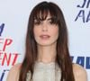 Anne Hathaway "hyper sexy" à 43 ans : l'icône assume sa sensualité sur ces images "sidérantes" qui évoquent Dakota Johnson