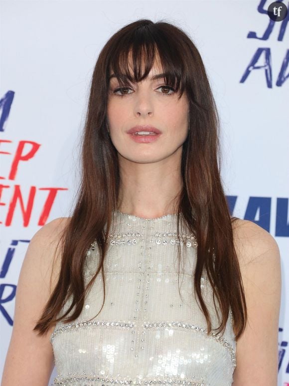 Anne Hathaway "hyper sexy" à 43 ans : l'icône assume sa sensualité sur ces images "sidérantes" qui évoquent Dakota Johnson