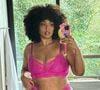 La chanteuse document régulièrement sa perte de poids sur les réseaux sociaux. Et les effets se sont encore observés lorsque Lizzo a posté un selfie d'elle dans un ensemble de lingerie rose en dentelle (de sa marque Yitti) sur Instagram ce 18 avril. Sa publication a très vite fait le buzz, récoltant plus de 320 likes. Et les fans ont inondé la section des commentaires pour faire l'éloge de sa nouvelle silhouette. "Elle est l'exemple même d'un corps naturel et beau, et elle s'améliore", "J'aime son corps naturel et sans filtre, un vrai corps de femme", "Incroyable !" ou "Tu es super sexy", peut-on lire.
