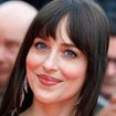 “Depuis 50 Shades of Grey, elle est devenue belle” : Dakota Johnson méconnaissable, les internautes s’interrogent, chirurgie ou glow-up naturel ?