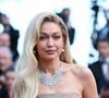 "C'est juste nul !", "Où est la diversité ?" : pourquoi cette Une de Vogue avec Gigi Hadid scandalise