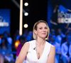 Lorie et Vanessa Paradis ont toutes deux souffert d'une même misogynie. Les deux chanteuses à leur plus jeune âge se sont vues sexualisées par des journalistes libidineux, toujours des hommes, en direct à la télévision.