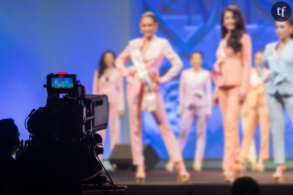 Alors que deux Miss France ont été prises en flagrant délit d'insultes véhémentes à l'égard de leur consoeur, elles se retrouvent cyber harcelées sur la toile. Sylvie Tellier tire la sonnette d'alarme.