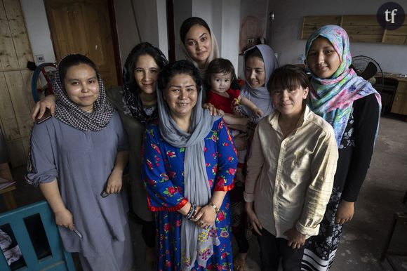 La sportive tient à le surligner : elle a une pensée pour toutes ses concitoyennes et, alors que les ONG alertent depuis longtemps, elle appelle la France à ne pas oublier l'Afghanistan.&nbsp;