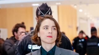 Important : Adèle Haenel va sortir son premier livre et on a très hâte (de quoi inquiéter les misogynes, tant mieux)