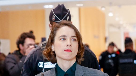 Important : Adèle Haenel va sortir son premier livre et on a très hâte (de quoi inquiéter les misogynes, tant mieux)