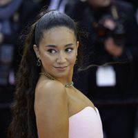 "Elle est enceinte" : Lena Mahfouf monte les marches à Cannes, les internautes se permettent des remarques sur son poids