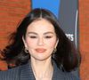 Dans une publication carrousel postée par Selena Gomez sur Instagram le 6 avril, la chanteuse et actrice a oublié d'ôter un objet particulier en arrière plan de l'une de ses photos.