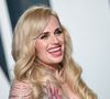 Jusqu'alors, à l'instar de nombreuses consoeurs comédiennes (comme Melissa Maccarthy) Rebel Wilson était réduite à des rôles très stéréotypées. Ce qu'elle même qualifie volontiers de "grosse de service". La source de gags ou de situations pas forcément subtiles ou exemptes de clichés. Voire, de grossophobie ordinaire.