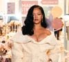 La musique, son rôle de maman, sa marque de lingerie... Rihanna alias "Riri" confie tout à Harpers Bazaar, l'espace d'un long portrait et d'une séance photos déjà légendaire.