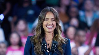 "Ce strip-tease me choque" : ce sex symbol iconique des années 2000 rejette cette scène de nu "trop sexuelle" de sa carrière