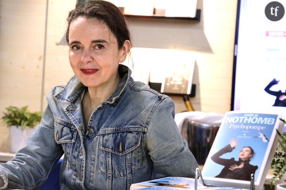 C'est dans son best seller "Biographie de la faim" qu'Amélie Nothomb relate l'agression sexuelle dont elle fut victime. Mais quand elle en parle à l'époque, les journalistes ne la prennent pas au sérieux. Seuls ses lecteurs semblent éprouver de l'empathie.