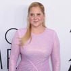 Amy Schumer pose en sous-vêtements sur ces photos hyper décomplexées et c'est un puissant geste body positive