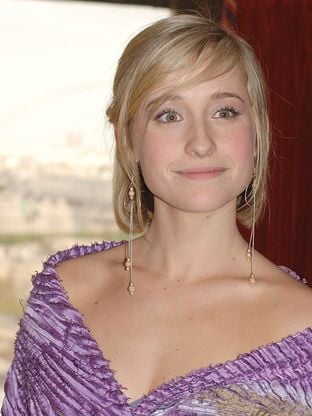 Secte : cette star d'une série culte "endoctrinée" ? Une célèbre actrice accusée