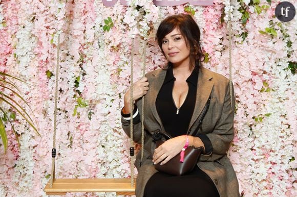 « Réfléchissez un peu, quel est mon métier ?", rétorque ainsi Lola Dewaere aux pingouins les moins glissants de la banquise.