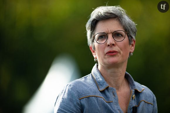 Sandrine Rousseau fustige encore : "Les actrices peuvent accepter de jouer leurs scènes, même blessées, car elles sont prises dans un système... Et à cause de cela, naturellement que les violences sexuelles, à leur tour, tout comme les violences physiques, ne seront pas prises au sérieux !"