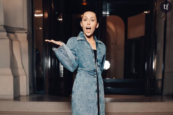 "Sexy et fashion" : Miley Cyrus sublime le nu artistique sur ces photos sulfureuses et stylisées