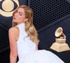 Cette popstar iconique dévoile ses fesses "façon Marylin Monroe" sur le tapis rouge (et ça fait jaser)