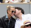 “Encore un autre”, “tout pour se faire remarquer” : Laeticia Hallyday heureuse en couple, elle affiche son bonheur… Et se fait méchamment tacler