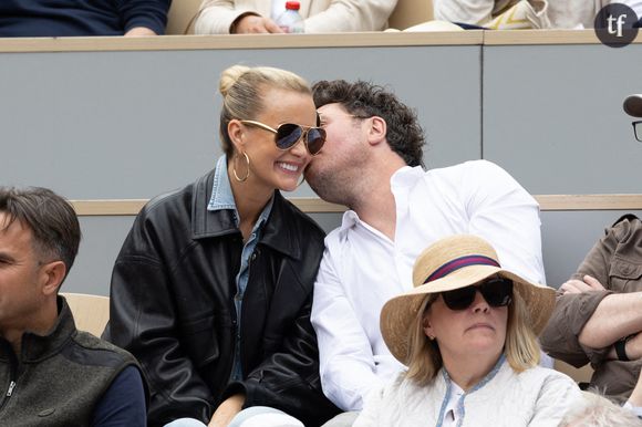 “Encore un autre”, “tout pour se faire remarquer” : Laeticia Hallyday heureuse en couple, elle affiche son bonheur… Et se fait méchamment tacler