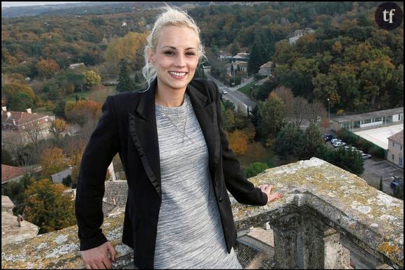 ELODIE GOSSUIN - GALA DU COMITE NATIONAL POUR L'ELECTION D'UNE MISS DAUPHINE-RHONES ALPES A GRIGNAN