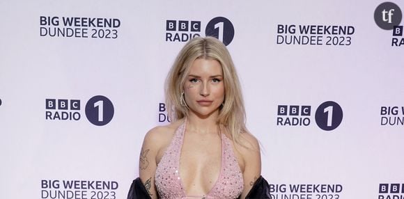 En septembre dernier, la demi-sœur de Kate Moss, Lottie Moss, a confié au micro de son podcast, “Dream On”, avoir fini à l’hôpital après avoir pris de l’Ozempic pendant deux semaines.