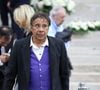 Et, pourtant, derrière cette multitude d’hommes qui sortent toujours avec des femmes plus jeunes, se cachent encore ces remarques misogynes, accusant les compagnes de n’être là que pour l’argent, plutôt que de questionner le comportement masculin. Pourquoi tous ces hommes se tournent-ils toujours vers des femmes beaucoup plus jeunes ?
