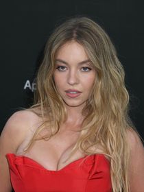 Lingerie sexy et scandales sur la toile : Sydney Sweeney est liée à Jeff Bezos, mais pour quelle raison controversée ?