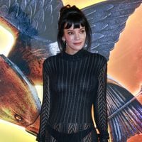 "A 40 ans elle assume sa sexualité" : Lily Allen tente la naked dress et sidère ses fans en sous-vêtements, n’en déplaise aux mufles