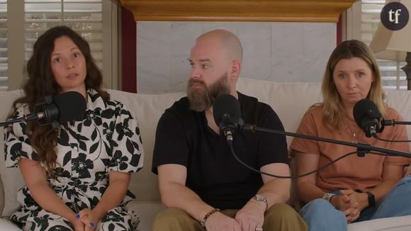 Lancé en juillet 2024 par Beverley Mitchell, David Gallagher et Mackenzie Rosman, les inoubliables Lucy, Simon et Ruthie Camden de 7 à la maison, le podcast Catching up With the Camdens est l'occasion rêvée pour les fans de se replonger avec nostalgie dans cette série phare des années 90-2000, entachée par un scandale. En 2012, son acteur principal, Stephen Collins, a été accusé d’abus sexuels sur mineurs.

Avant de débuter leur podcast de retrouvailles et d’évoquer des moments plus joyeux, Beverley Mitchell, David Gallagher et Mackenzie Rosman avaient tenu à s’exprimer sur l’affaire Stephen Collins. "Toutes les formes d'abus, qu'ils soient sexuels ou non, sont inexcusables. Les victimes d'abus doivent faire preuve de compassion et bénéficier d'un soutien".