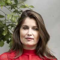 "Elle a vieilli", "Encore une robe sous-vêtements", "Vulgaire" : Laetitia Casta ose une tenue audacieuse et subit les critiques des internautes