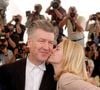 Le site de ARTE vous propose de revoir le plus grand film de David Lynch, et le plus beau film du siècle : Mulholland Drive. Film matriciel de la révélation Naomi Watts. Romance lesbienne sulfureuse. Satire des rêves hollywoodiens. Thriller psychologique où les âmes s'égarent en pleine cité des Anges. Film à sketches déroutant et traumatique.