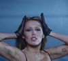 “Iconique”, “des reines” : ce sex symbol des années 90 enflamme le dernier clip de Miley Cyrus en body ultra sexy