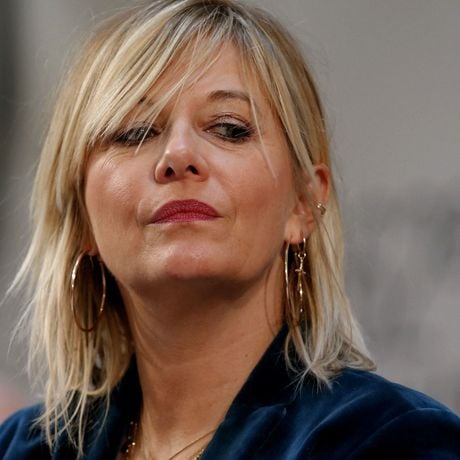 “Esclaves sexuelles", "gifles et pénétrations” : ce célèbre chanteur avait embrassé de force Flavie Flament à la télé, ses employées dénoncent aujourd'hui des agressions répétées