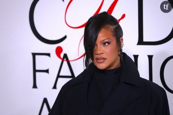 "C'est qui cette femme blanche ?" Rihanna accusée de bleaching (blanchiment de peau), elle choque sur ces nouvelles photos