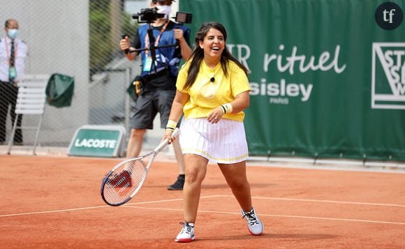 "C'est scandaleux", "Hyper problématique" : cette humoriste imite une lesbienne dans ce sketch "ultra malaisant" qui indigne les internautes