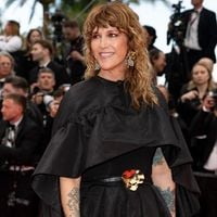 "Faire l'amour ça rend toujours heureux", confesse cette animatrice télé qui aime "se balader nue" dans une interview sans filtre sur la sensualité