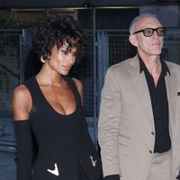 “Un mélange de Halle Berry et Whitney Houston” : Vincent Cassel s’affiche avec sa compagne de 30 ans de moins que lui et les internautes sont sous son charme