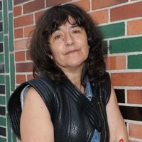 "Elle a pris cher", "Méconnaissable" : Romane Bohringer lumineuse sur le tapis rouge, victime d'un âgisme à vomir sur les réseaux