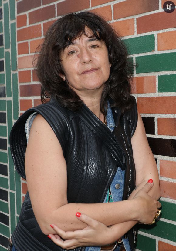 "Vieille", "Quelle horreur" : Romane Bohringer lumineuse sur le tapis rouge, victime d'un âgisme à vomir sur les réseaux sociaux