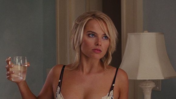 "Elle est si naturelle" : Margot Robbie plus détendue que jamais sur ces clichés qui subjuguent les internautes