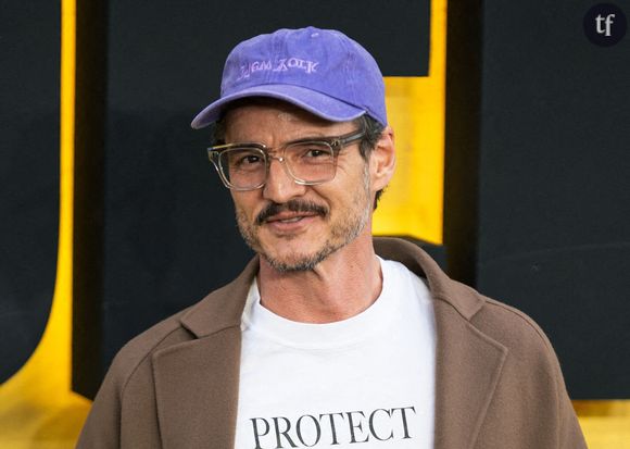 Pour tenter de calmer le harcèlement subit par sa partenaire du petit écran, Pedro Pascal a tenu à poster un selfie pris avec elle sur le tournage.