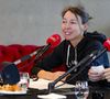 L'autrice féministe, qui a récemment bouleversé le public dans l'émission "La grande librairie" sur France 5, est applaudie par la chanteuse et musicienne Jeanne Cherhal, pour son nouvel essai "Résister à la culpabilisation".