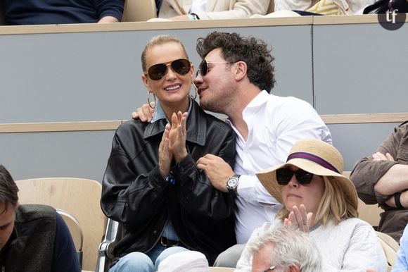 “Encore un autre”, “tout pour se faire remarquer” : Laeticia Hallyday heureuse en couple, elle affiche son bonheur… Et se fait méchamment tacler