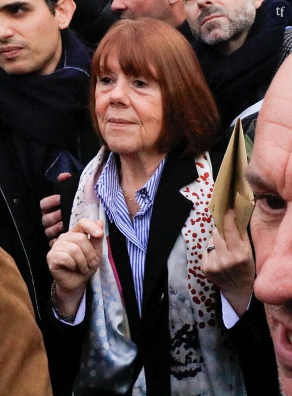 Gisèle Pélicot donne des nouvelles sur le plateau de Quotidien de sa vie intime et sentimentale. La victime de violences sexuelles évoque une nouvelle relation, saine et épanouissante. Mais n’échappe pas aux simagrées des misogynes pour qui ce role model “prend trop la lumière”. Accablant.