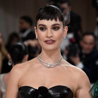 "Hot" : cette actrice légendaire et sulfureuse s'affiche en bikini, ses fans célèbrent son charisme insolent