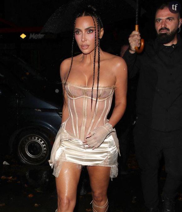 "Sex symbol" : Kim Kardashian s'assume en cuir à 45 ans et ça va faire rager les machos qui hurlent à la "culture du vide".