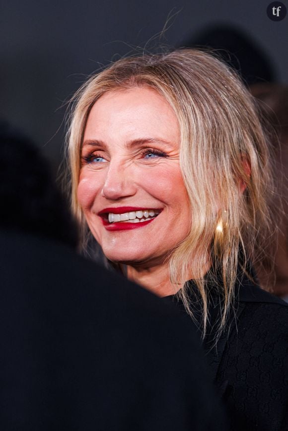 Lors de l'apparition publique au Women in Hollywood 2024 de Cameron Diaz, on avait pu lire nombre de commentaires négatifs sur les réseaux sociaux : "Cameron a dix ans de moins que Demi Moore... que lui est-il arrivée ?", "Elle a le sourire du Joker de Jack Nicholson", "Ces couleurs ne sont pas flatteuses. Porter les mauvaises couleurs peut nous vieillir"