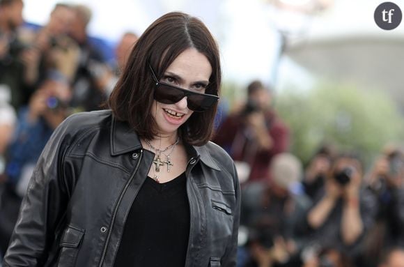 "J'étais dans un hôtel d'un luxe inouï pour la soirée des Oscars où était nommé 37,2 le matin dans le catégorie du Meilleur film étranger, un énorme hôtel, un truc somptueux... mais je venais tout juste d'épouser mon mari à l'époque, au milieu des années 80, et honnêtement... On a préféré se la donner en eaux troubles tous les deux"