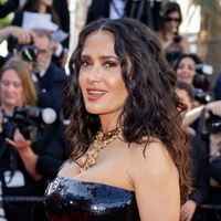 “Quelle force” : le sex symbol Salma Hayek “plus sublime que jamais à 58 ans” célèbre Frida Kahlo, sa plus grande source d’inspiration féministe